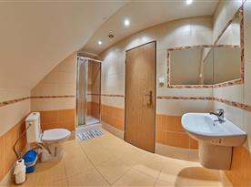 zděné domky - koupelna v domku typu "standard"