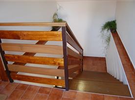 Přístupové schodiště k apartmánům