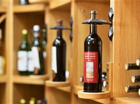 Vinotéka s bohatou nabídkou vín od regionálních vinařů