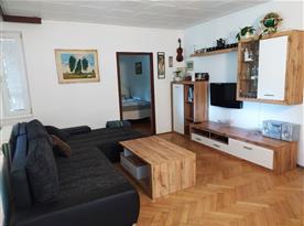 Apartmán pro 8 osob-Obývací pokoj s jídelnou