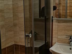 Apartmán se dvěma ložnicemi - sprchový kout