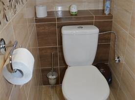 Samostatná toaleta v podkroví