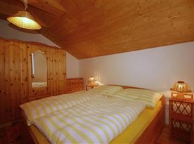 Objekt I.: apartmán pro 4-6 osob - ložnice s manželskou a poschodovou postelí