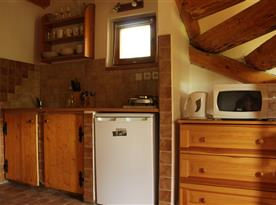 Kuchyňka spojená s obývacím pokojem